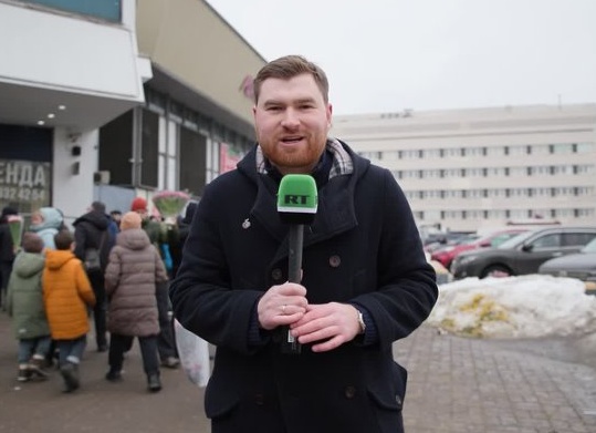 «По-моему, это очень дорого»: как москвичи выбирают цветы на Рижском рынке